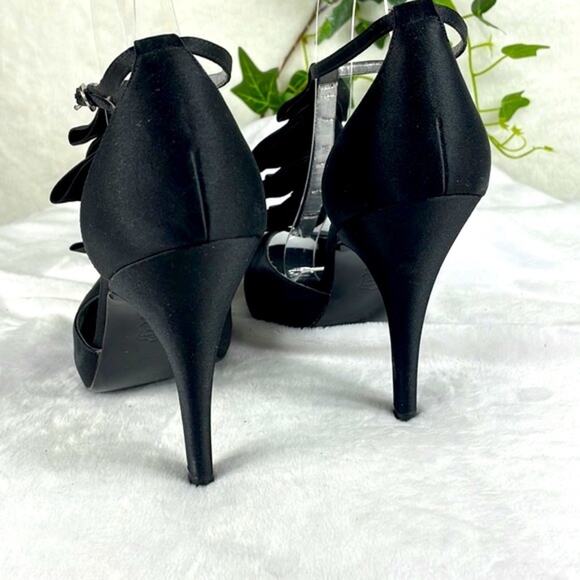 Nina Black Ruffle 4 1/2 Heel Adjustable Ankle Strap Peep Toe Shoe Size 7 1/2 - Picture 5 of 15